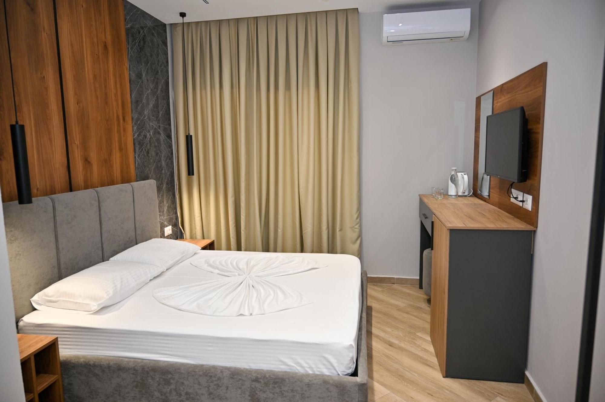 Monduro Hotel Durres Exterior photo